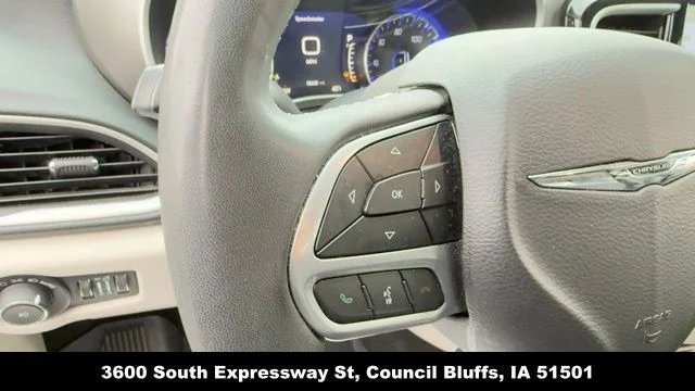 Used 2023 White Chrysler Touring L image 17