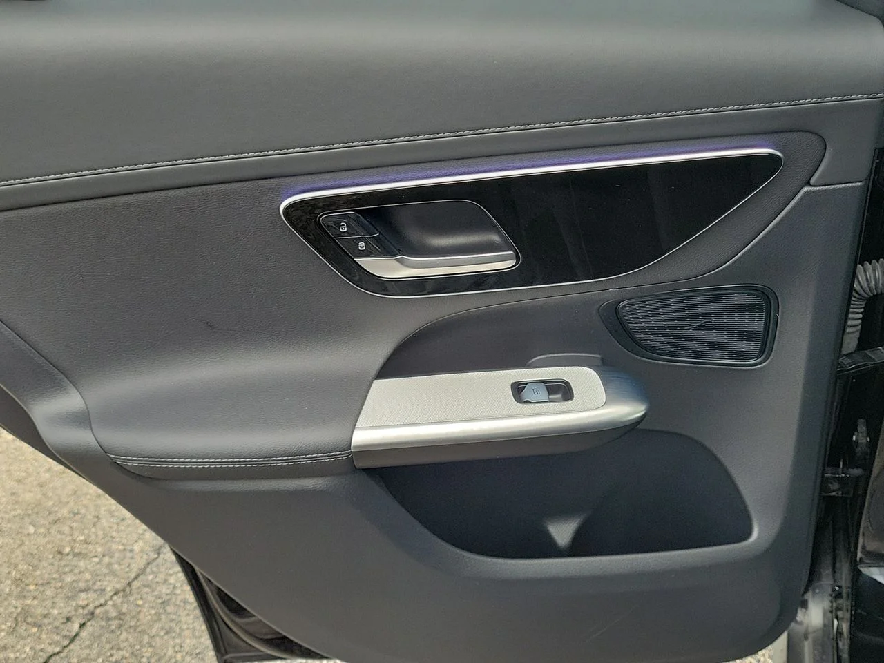 Certified Used 2025 Black Mercedes-Benz GLC 300 image 11