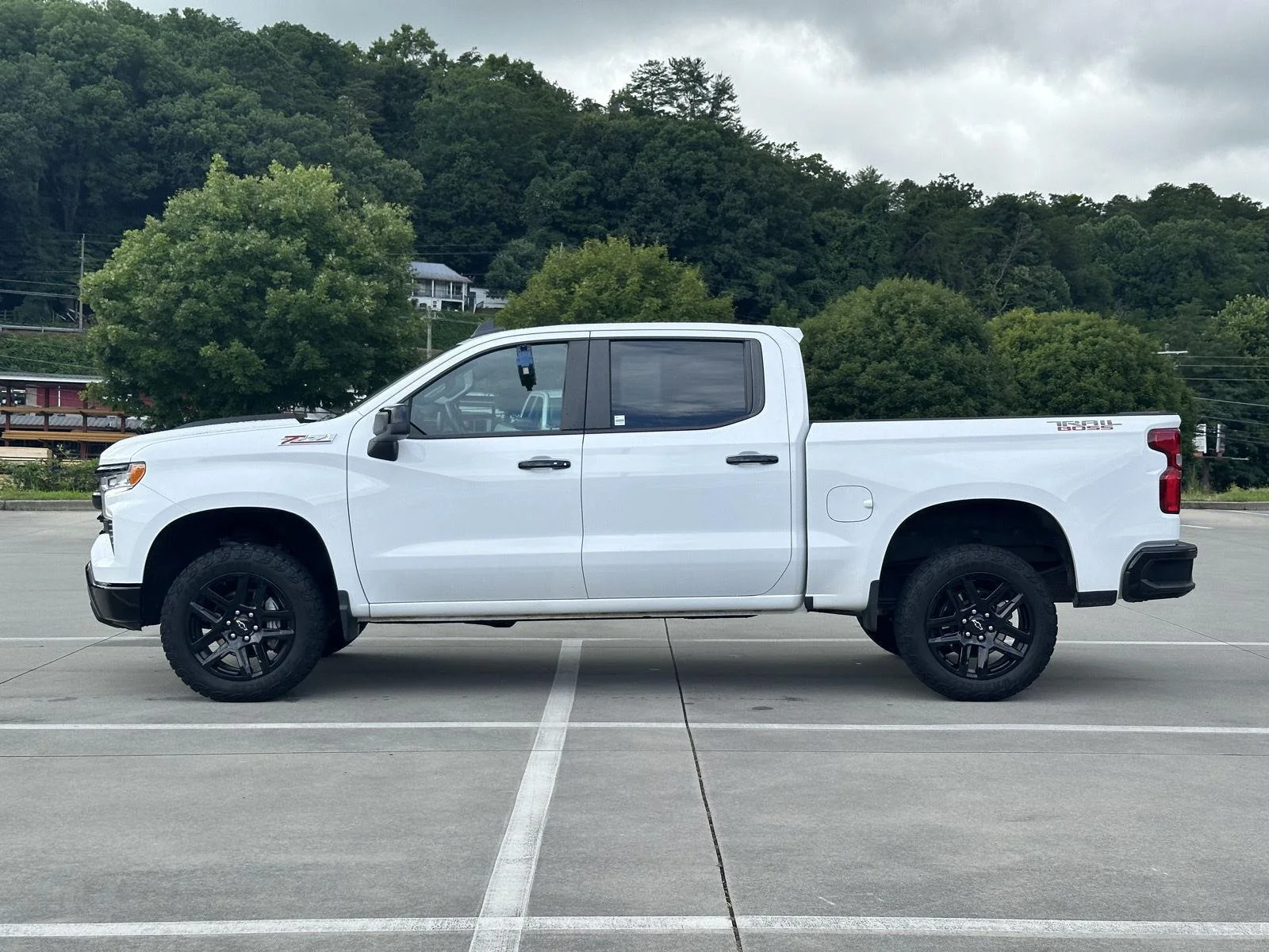 Used 2024 Summit White Chevrolet LT Trail Boss image 4