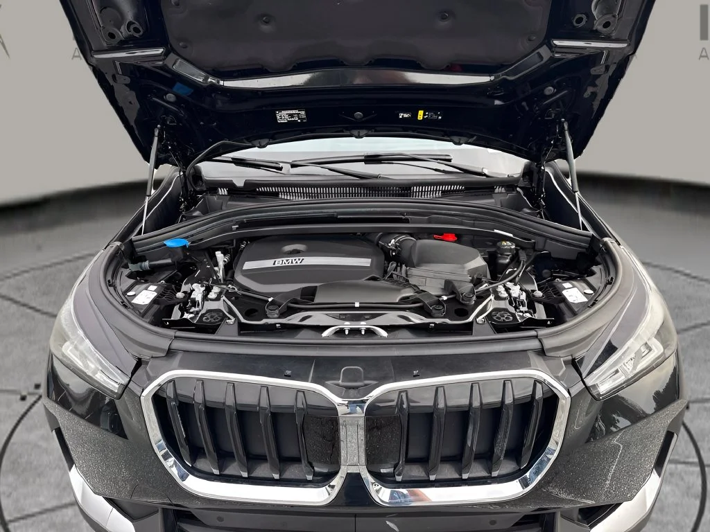 Used 2023 Black BMW xDrive28i image 28