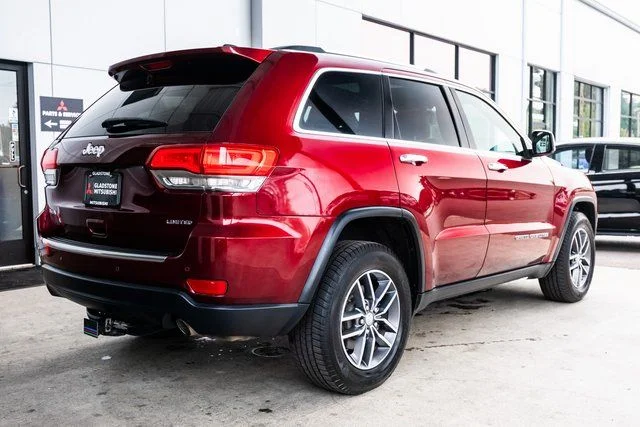 Used 2017 Red Jeep Limited image 6