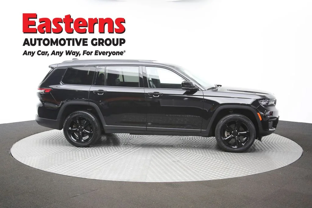 Used 2023 Black Jeep Altitude image 47