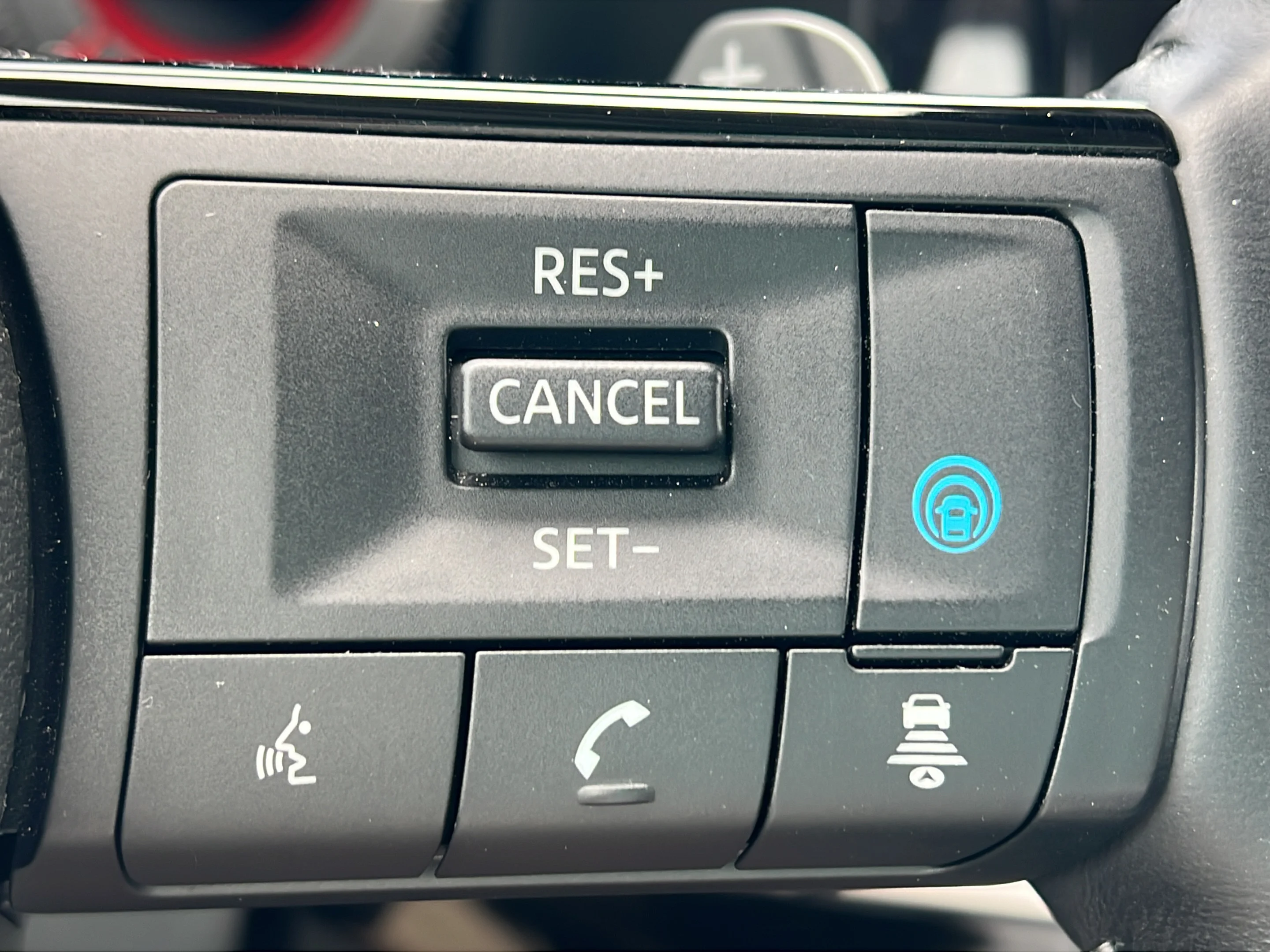 Used 2022 Pearl White Tricoat Nissan Platinum image 23