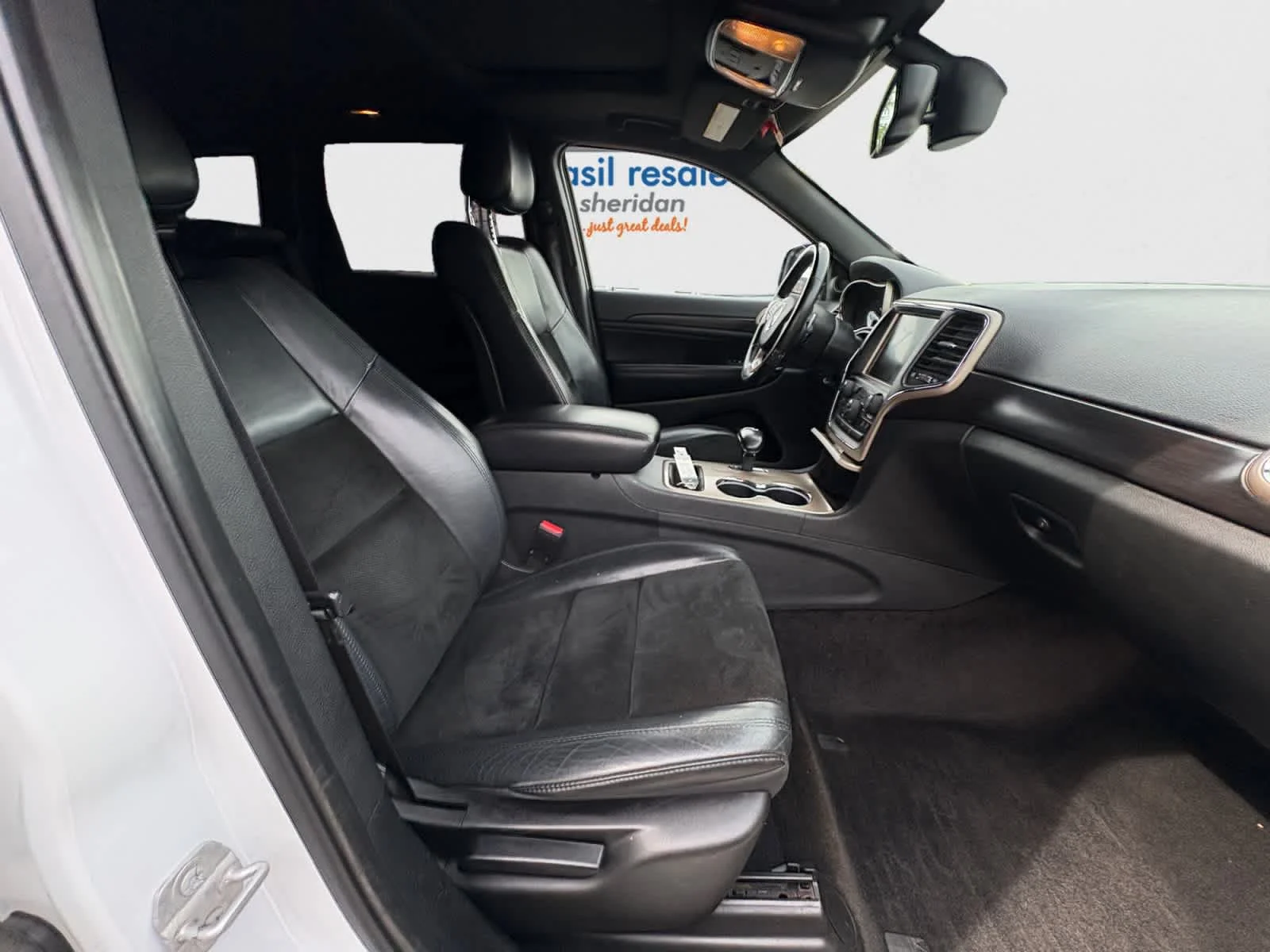 Used 2014 Bright White Clearcoat Jeep Altitude image 19
