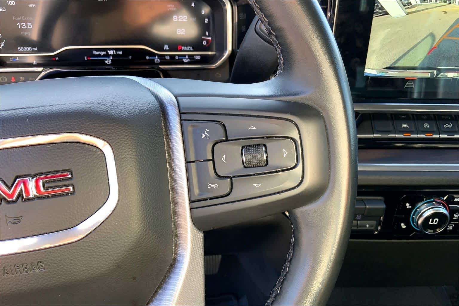 Used 2025 Summit White GMC SLT image 24