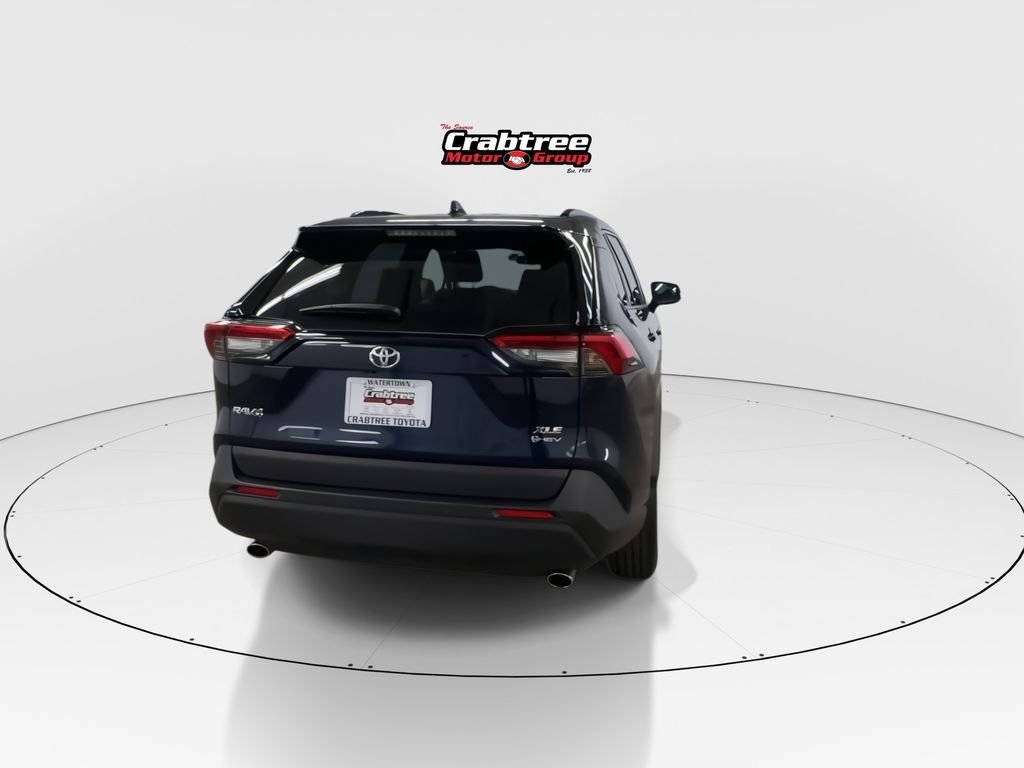 Used 2025  Toyota XLE image 7