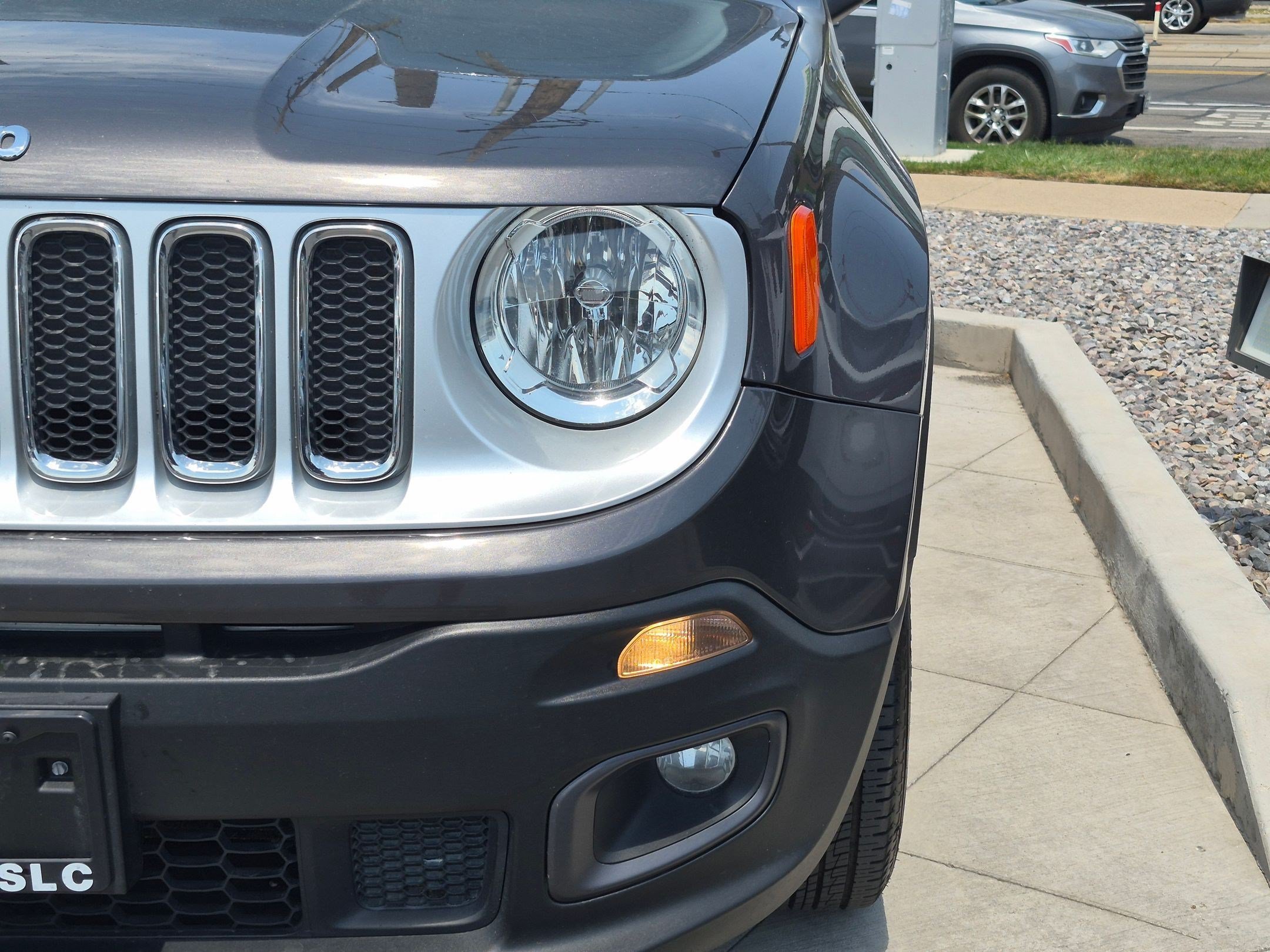 Used 2017 Granite Crystal Metallic Clearcoat Jeep Limited image 10