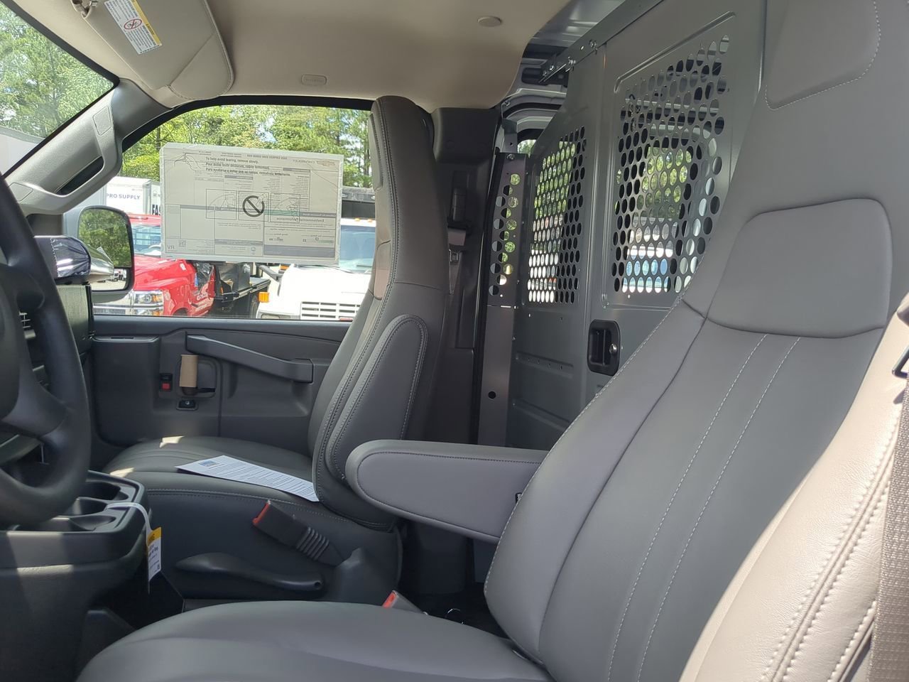 2025 Chevrolet Express Cargo Work Van - Photo 17