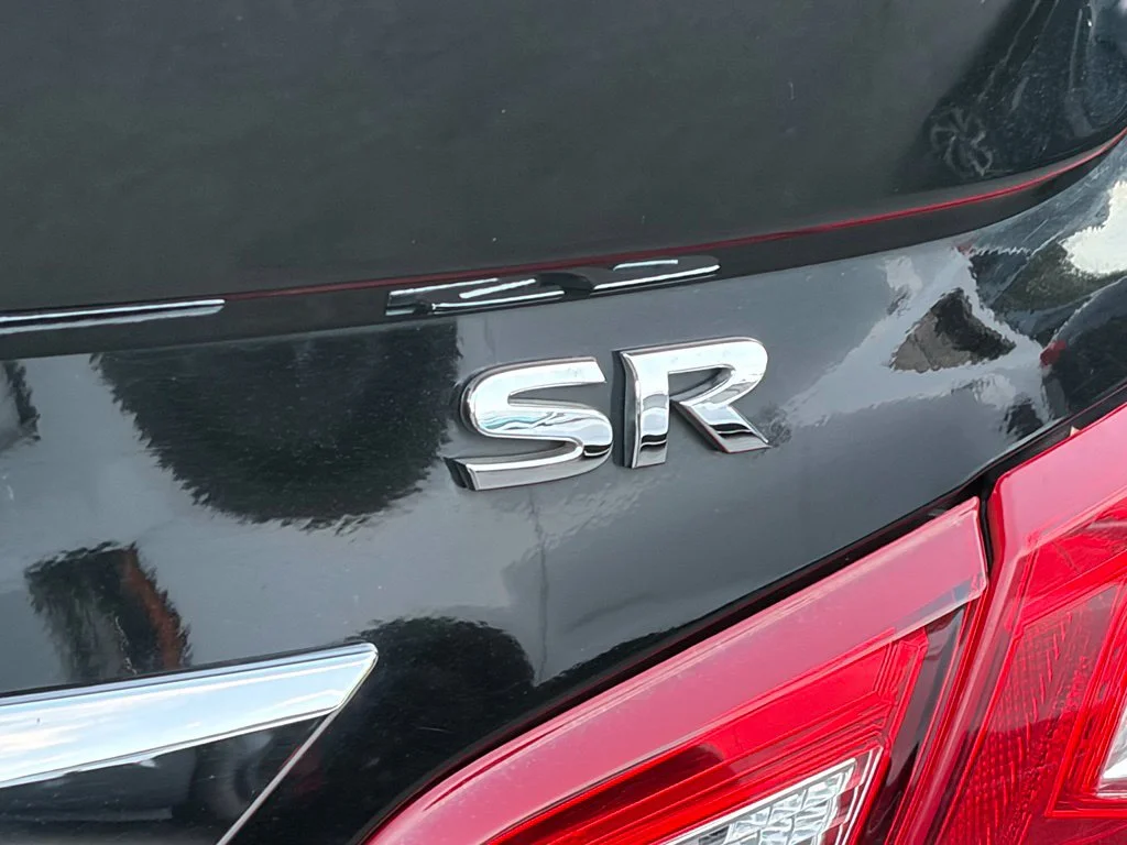 Used 2016 Super Black Nissan 2.5 SR image 17