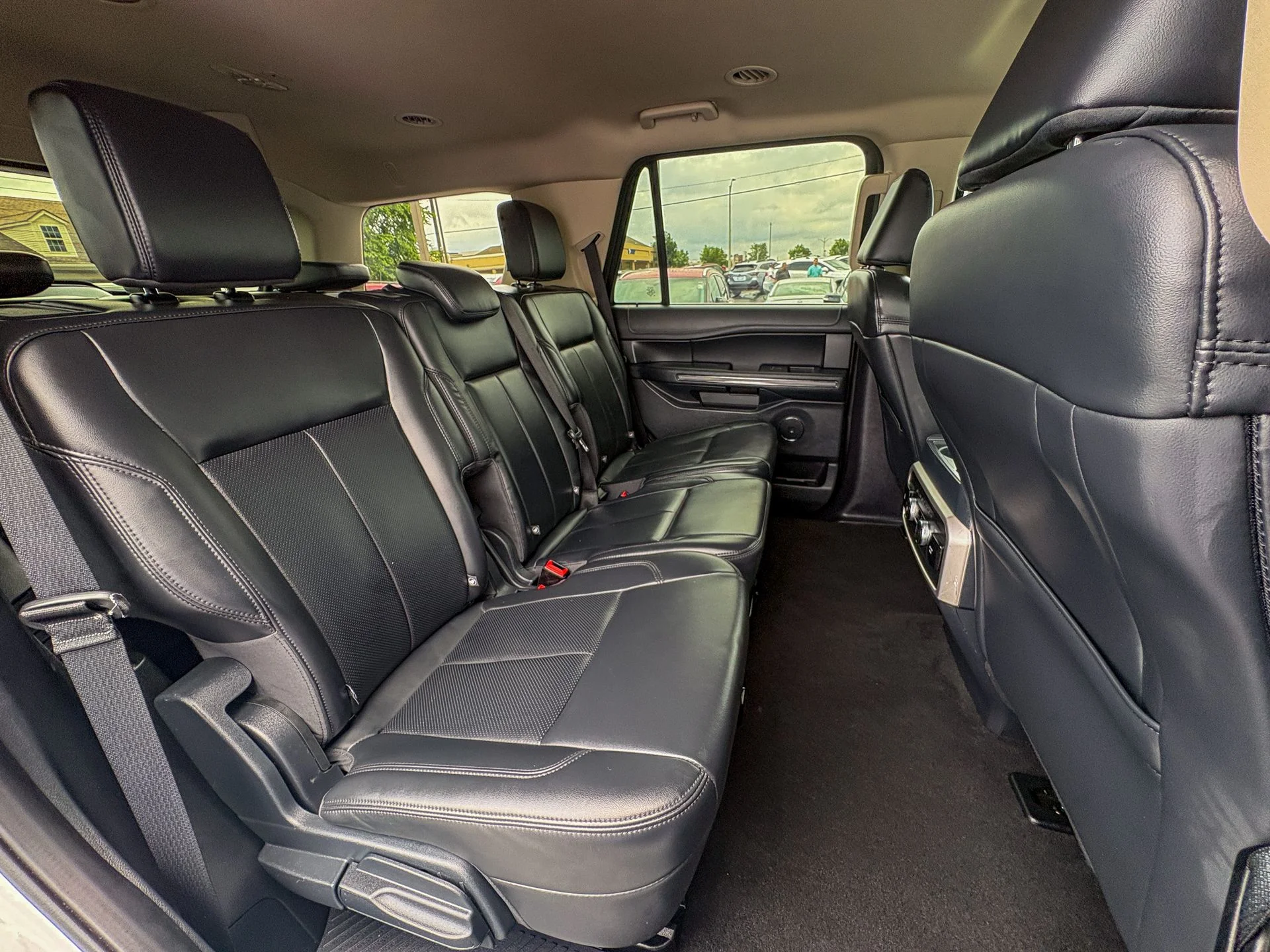 Used 2024 White Ford XLT image 27