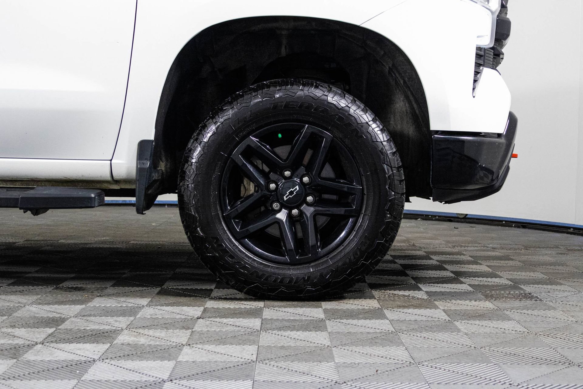 2023 CHEVROLET SILVERADO - Image 40