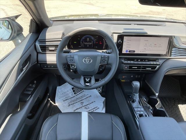 Certified Used 2025 PRECIOUS METAL Toyota  image 18