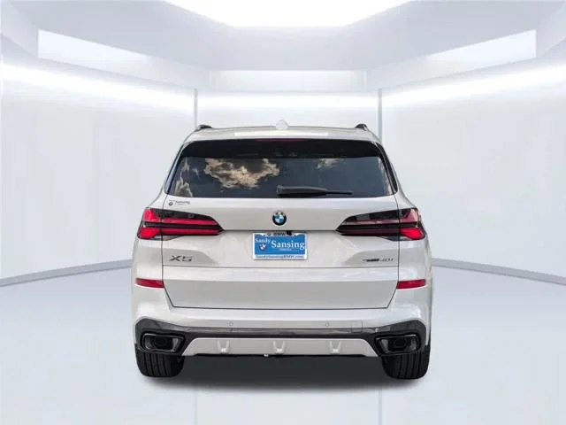 New 2026 Mineral White Metallic BMW sDrive40i image 4