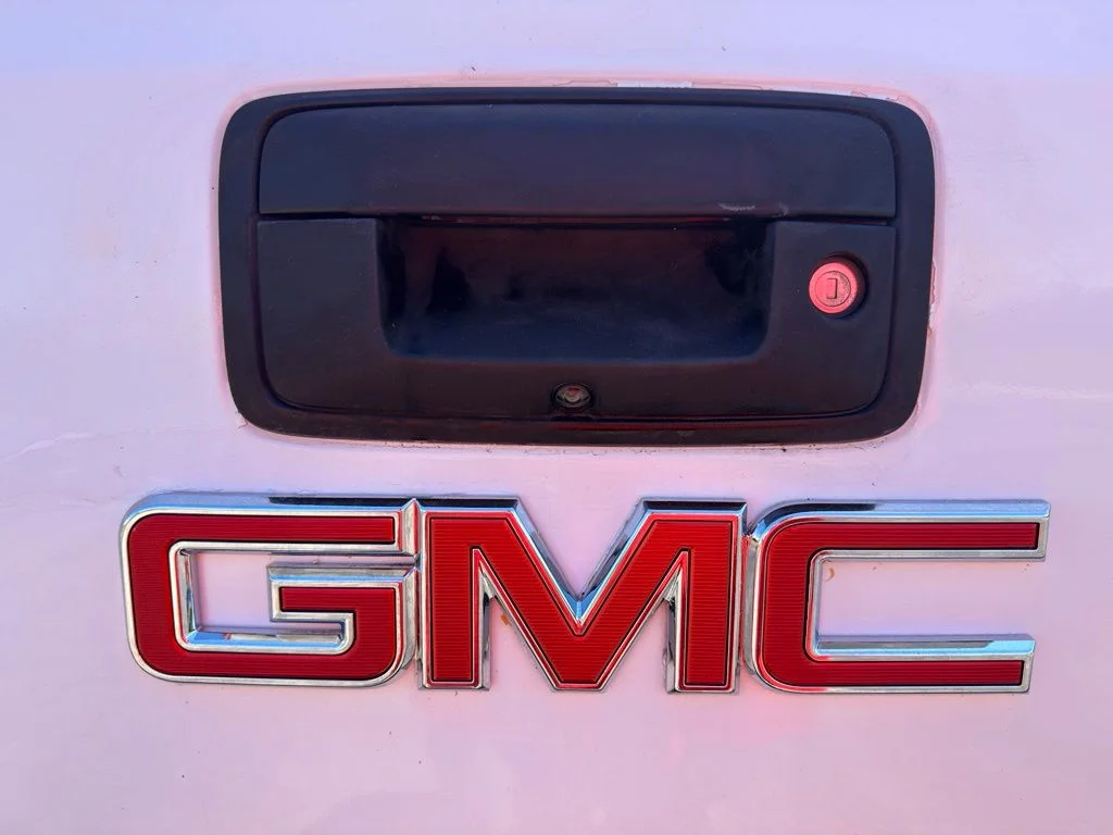 Used 2016 White GMC SLT image 15