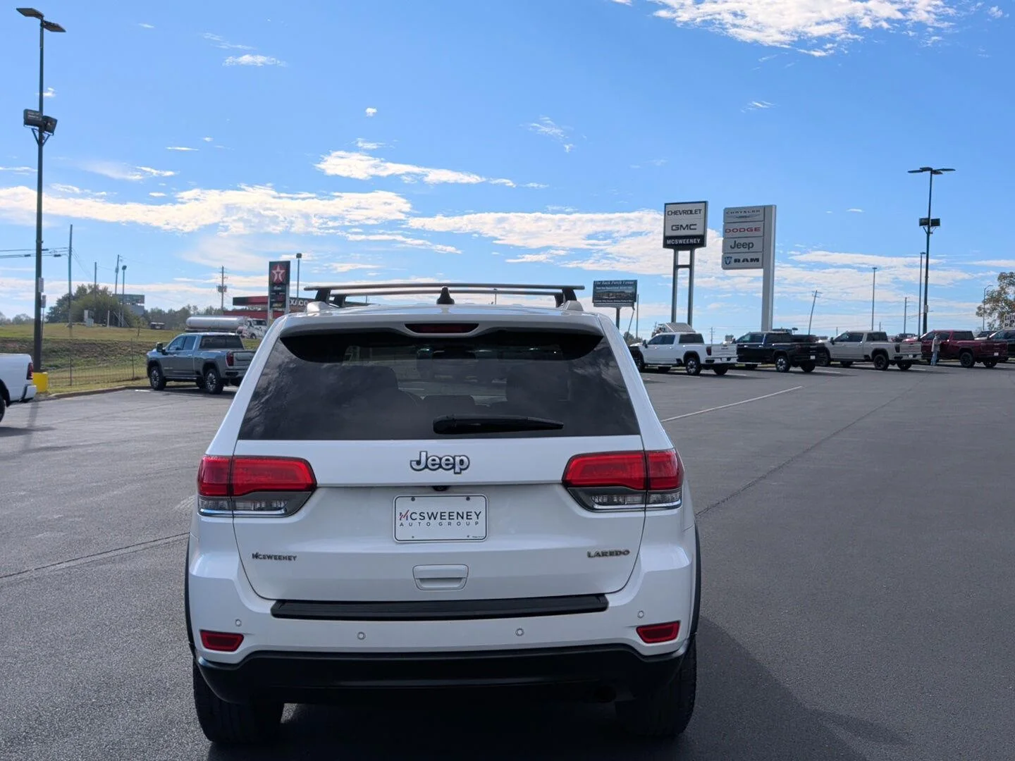Used 2016 White Jeep Laredo image 4