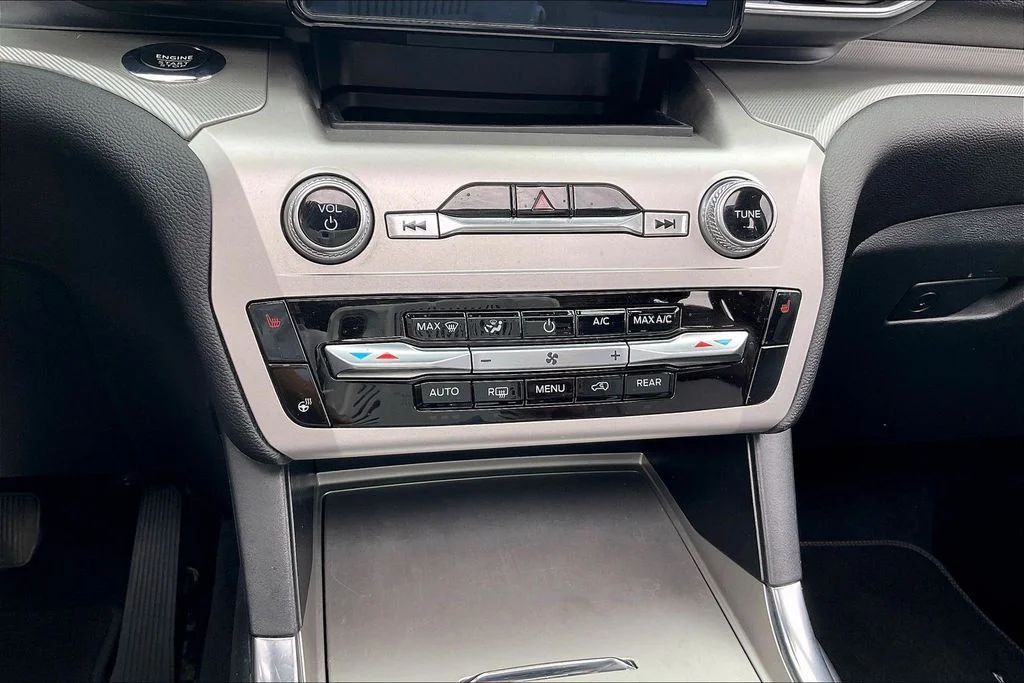 Used 2022 Gray Ford XLT image 36