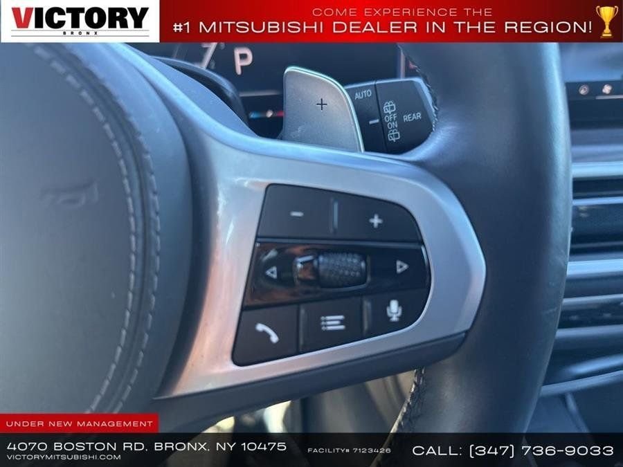 Used 2024 White BMW xDrive40i image 40