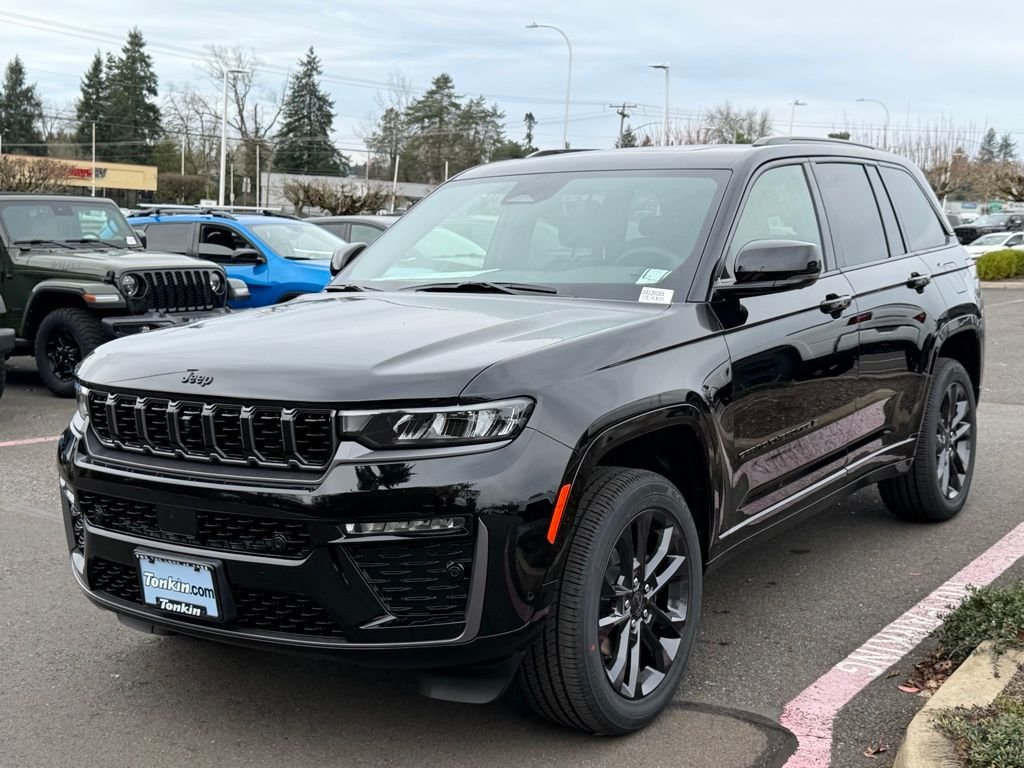 New 2026 Diamond Black Crystal Pearl-Coat Exterior Paint Jeep Limited Reserve image 4