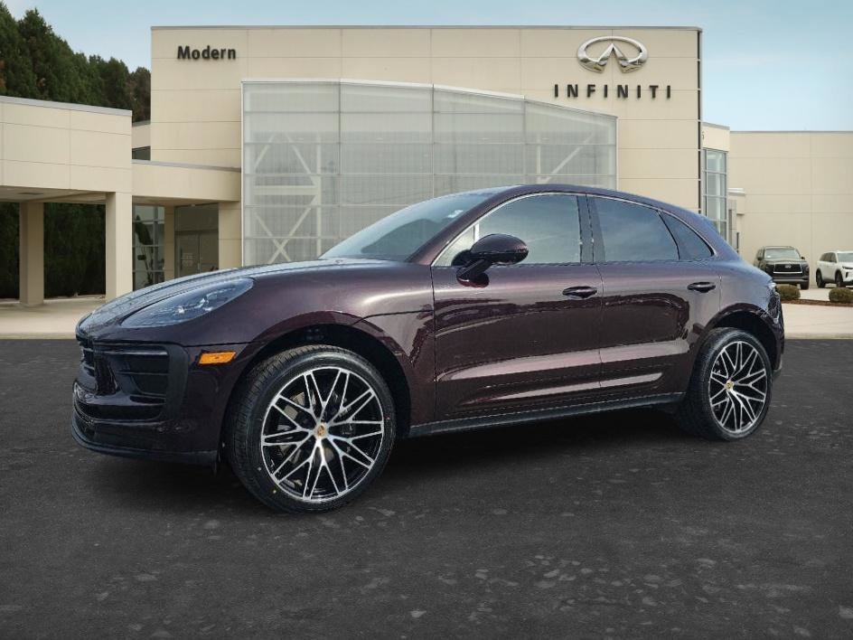 2024 Porsche Macan -'s photo