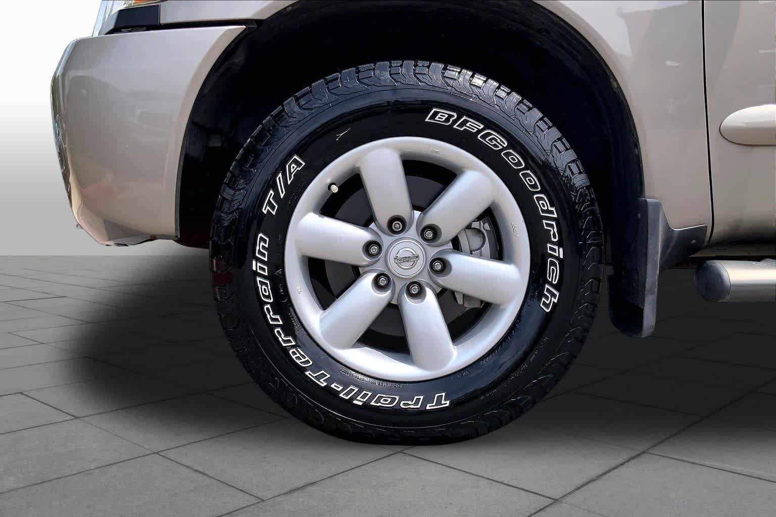 Used 2008 Desert Stone Metallic Nissan LE image 10