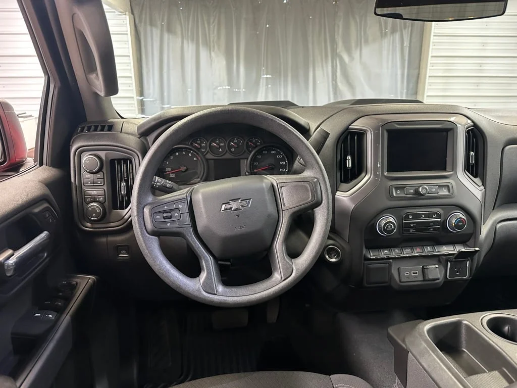 2023 Chevrolet Silverado 1500 Custom - Photo 2