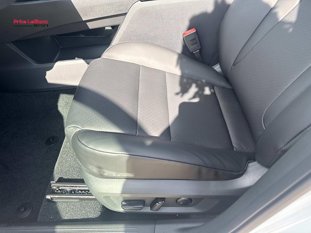 New 2026 Everest White Pearl TriCoat Nissan Dark Armor™ image 10