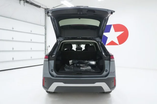 New 2026 Platinum Gray Metallic Volkswagen S image 7