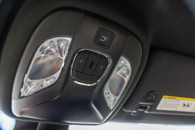 Used 2023 Black Jeep Latitude image 33