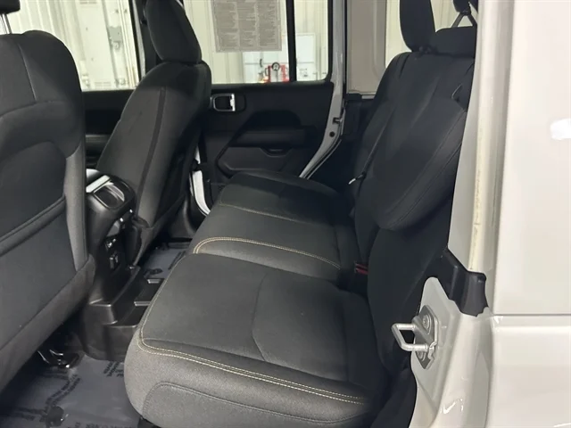 Used 2025 WHITE JEEP Backcountry image 18