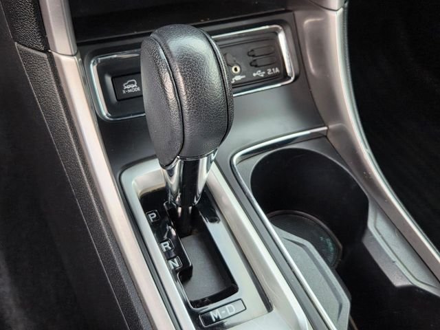 Used 2019 White Subaru Limited image 21