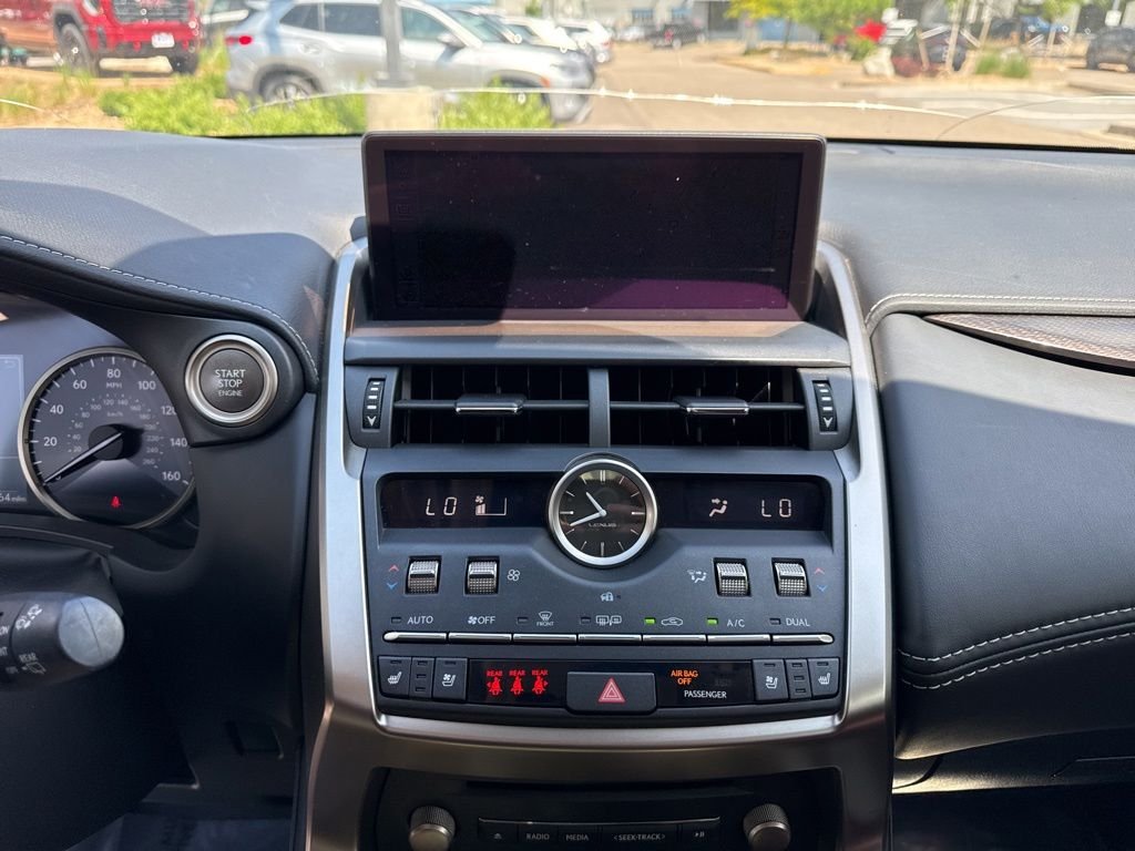 Used 2020 White Pearl Lexus 300 Base image 17
