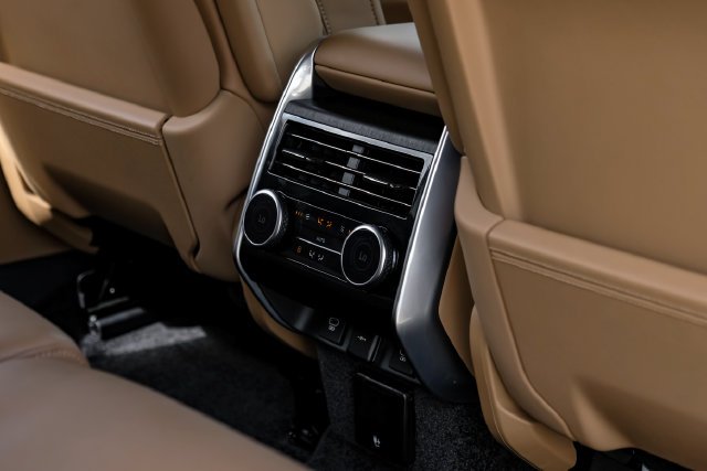 Used 2025 Gray Land Rover Autobiography image 49