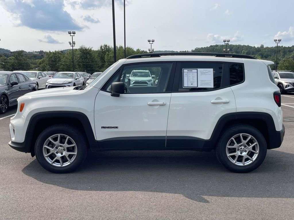 Used 2023 White Jeep Latitude image 6