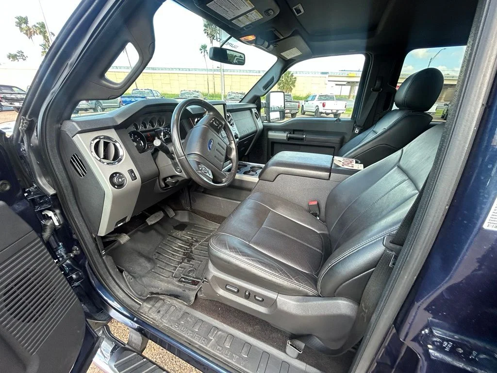 Used 2016  Ford Lariat image 12