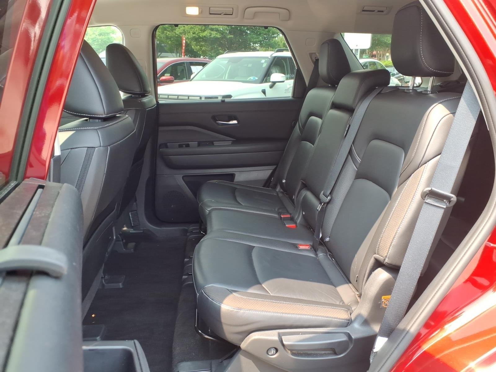 2024 Nissan Pathfinder SL - Photo 20