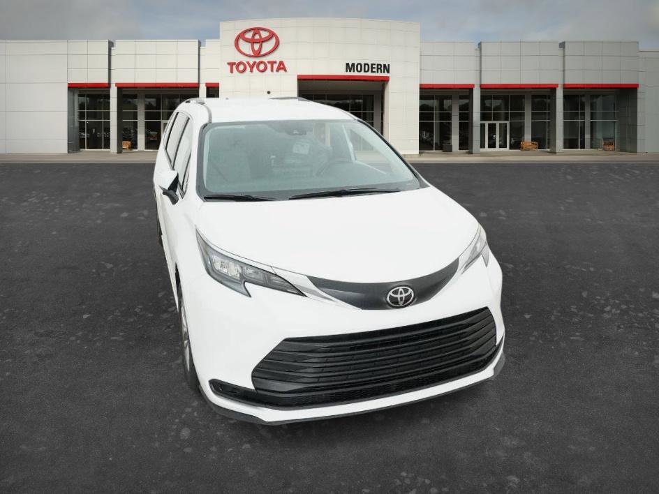 New 2026 Ice Cap Toyota LE image 9