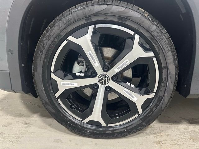 New 2026 Gray Volkswagen 2.0T SE image 21