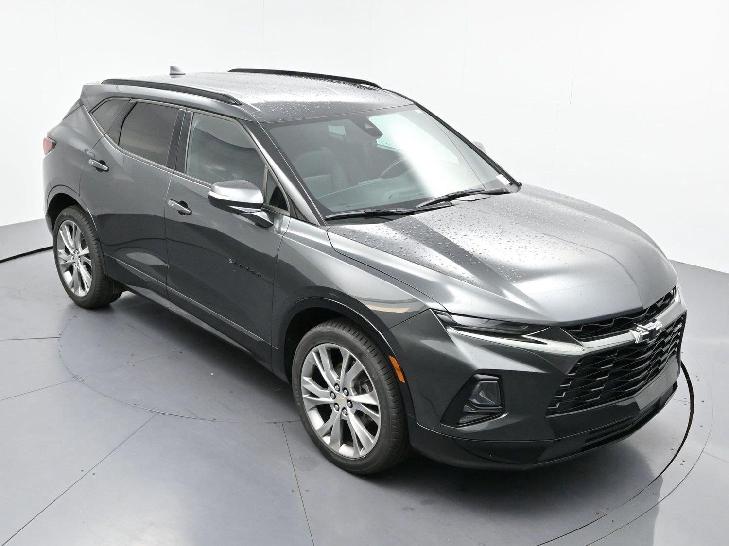 Used 2020 NIGHTFALL GRAY METALLIC Chevrolet RS image 36