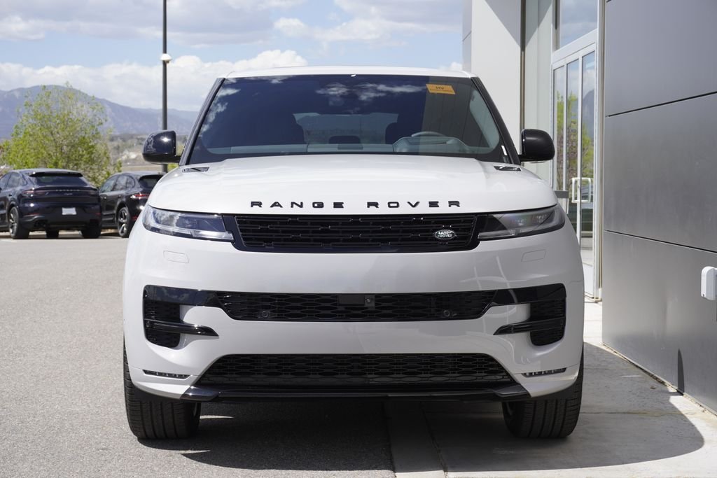 New 2026 Borasco Grey Land Rover Dynamic SE image 6