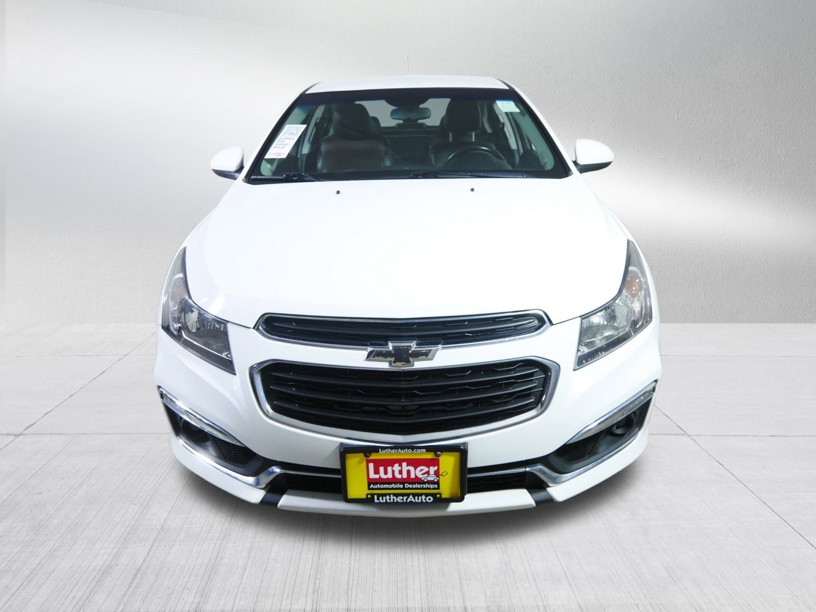 2015 Chevrolet Cruze LT photo 2