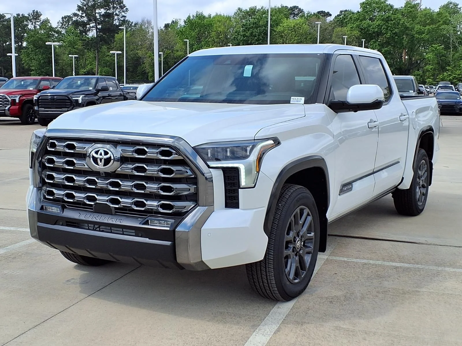 New 2026 Off-white Toyota Platinum image 3