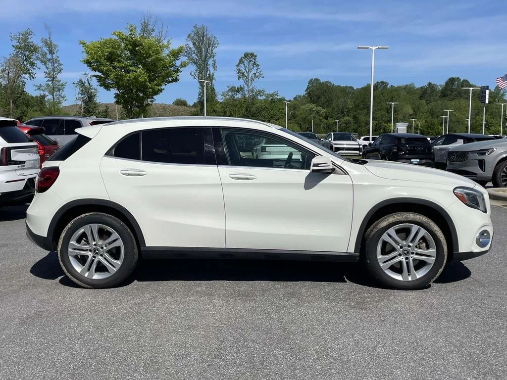 Used 2018 Cirrus White Mercedes-Benz 250 4MATIC® image 27