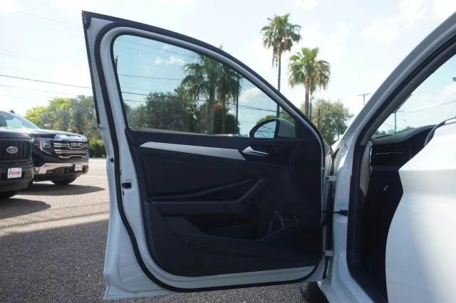 Used 2025  Volkswagen S image 14