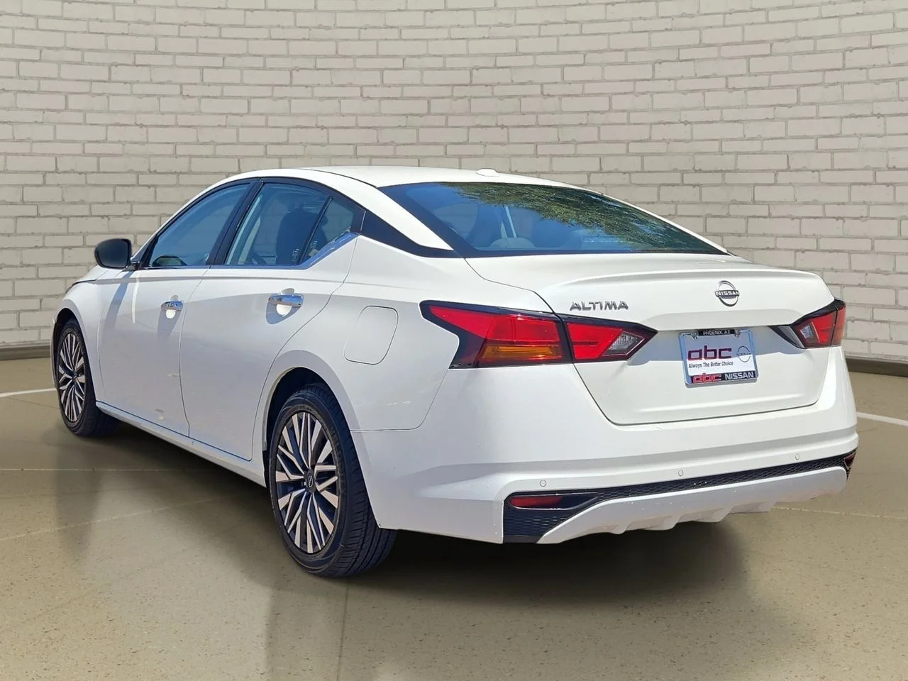 Used 2025 Pearl White Tricoat Nissan 2.5 SV image 6