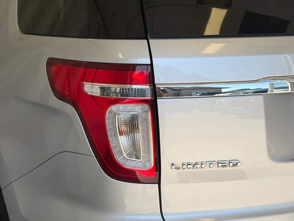 Used 2014 Ingot Silver Ford Limited image 12