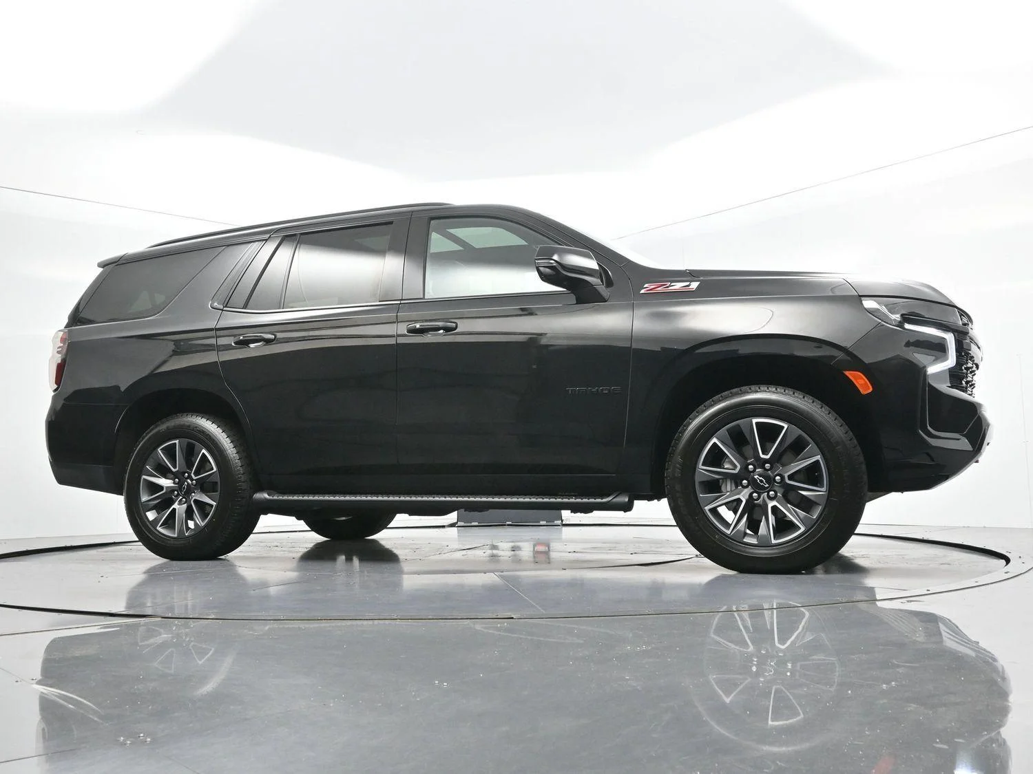 Used 2023 Black Chevrolet Z71 image 43