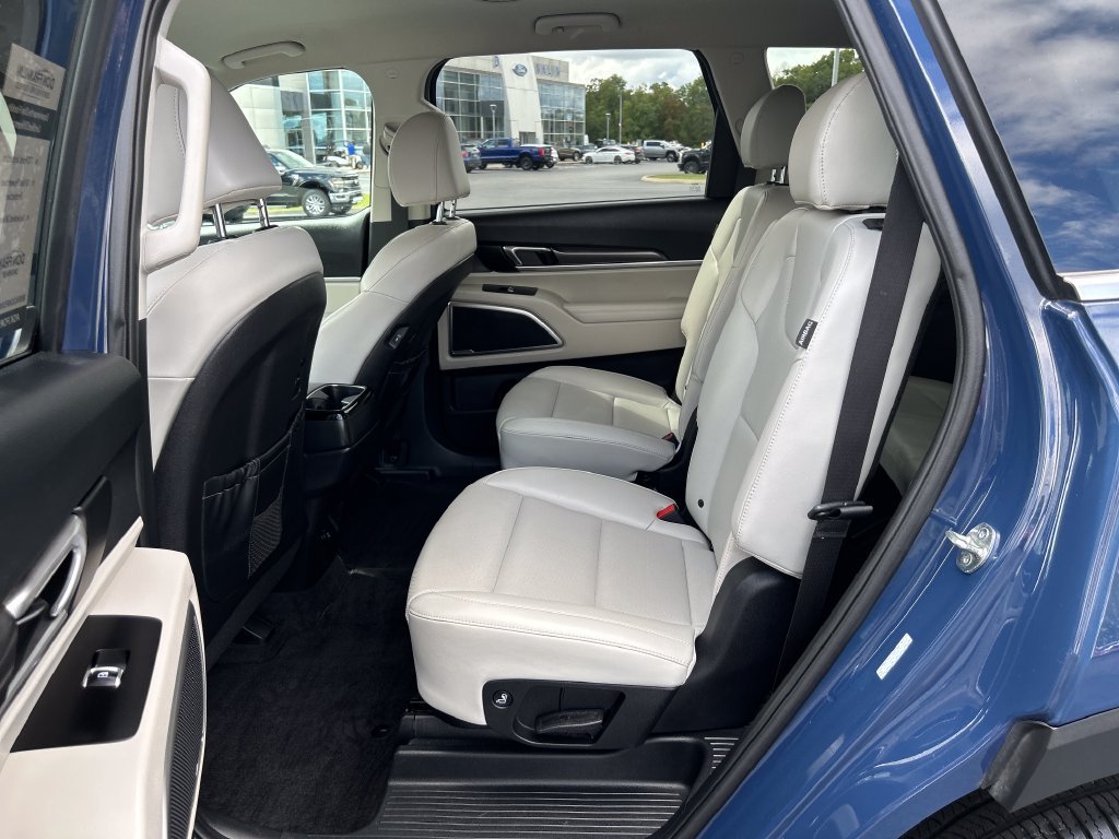 Used 2024 Black Kia S image 14