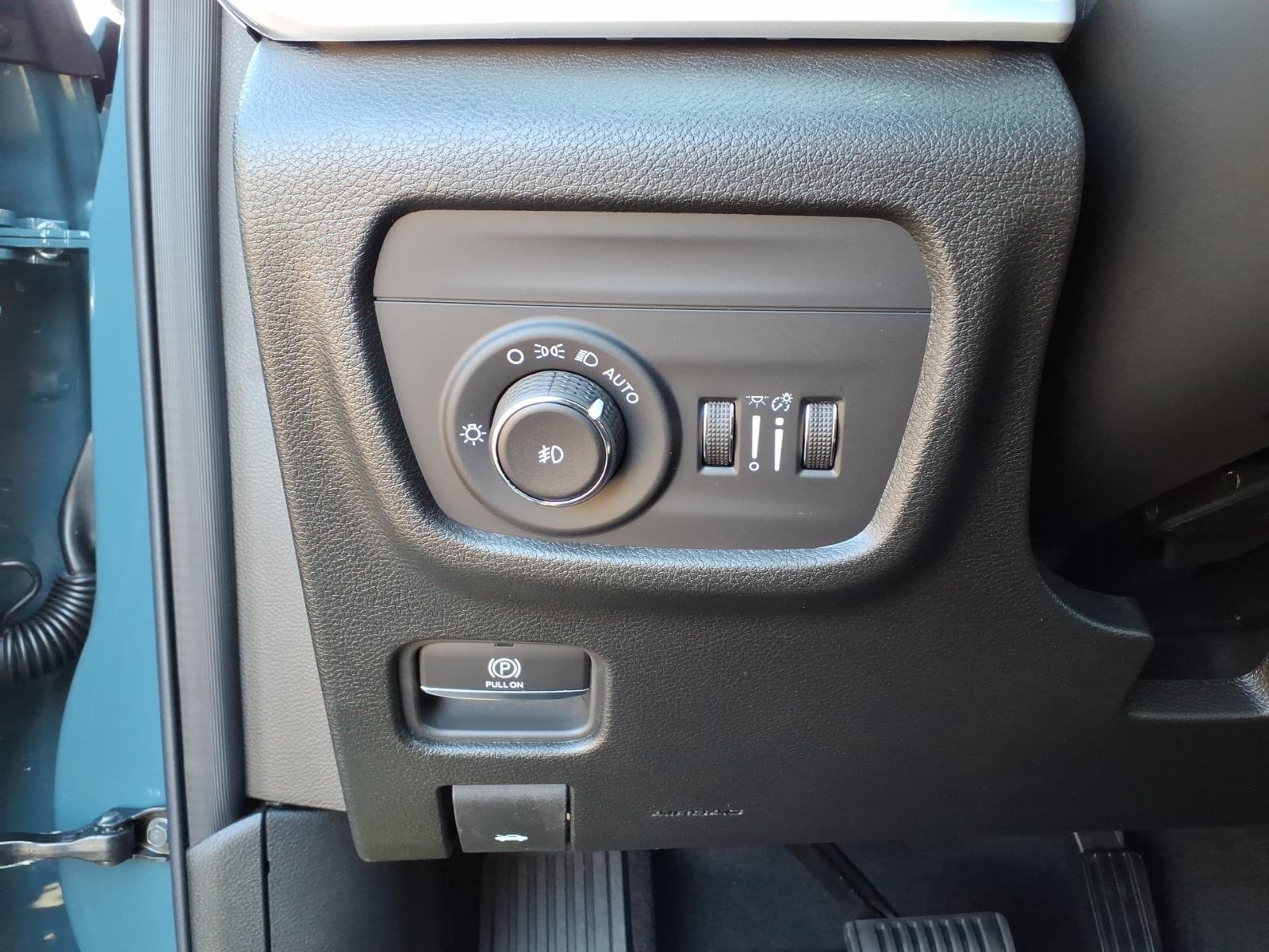 New 2027 Steel Blue Paint Jeep Limited image 17