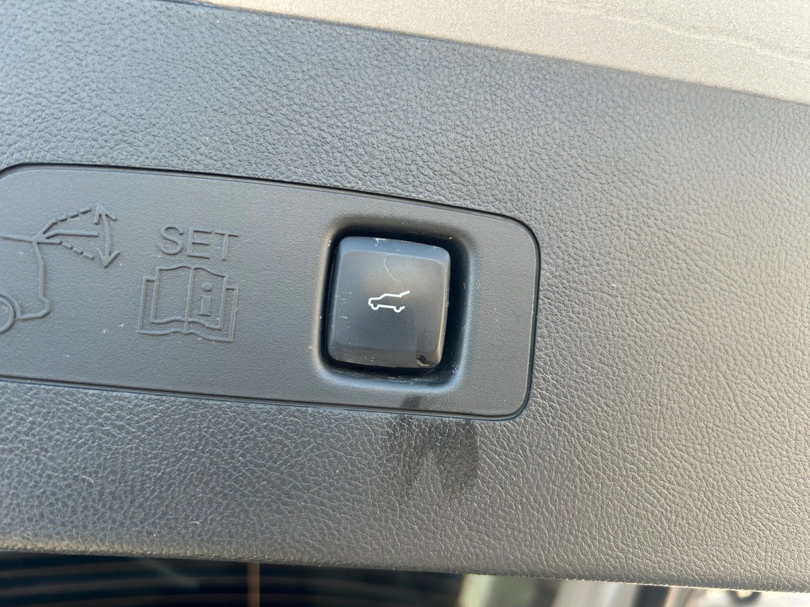 Used 2022 SILVER Lincoln RESERVE AWD image 8