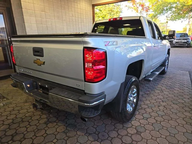 Used 2018 Silver Ice Metallic Chevrolet LT image 7